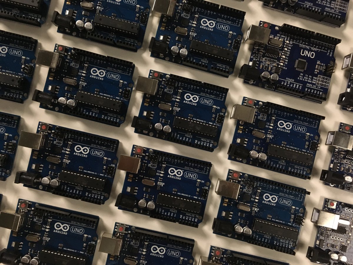section77de's tweet photo. Arduinoooooos! #eggbot #hEggBot #easterhegg #eh18 https://t.co/yg344SyAih