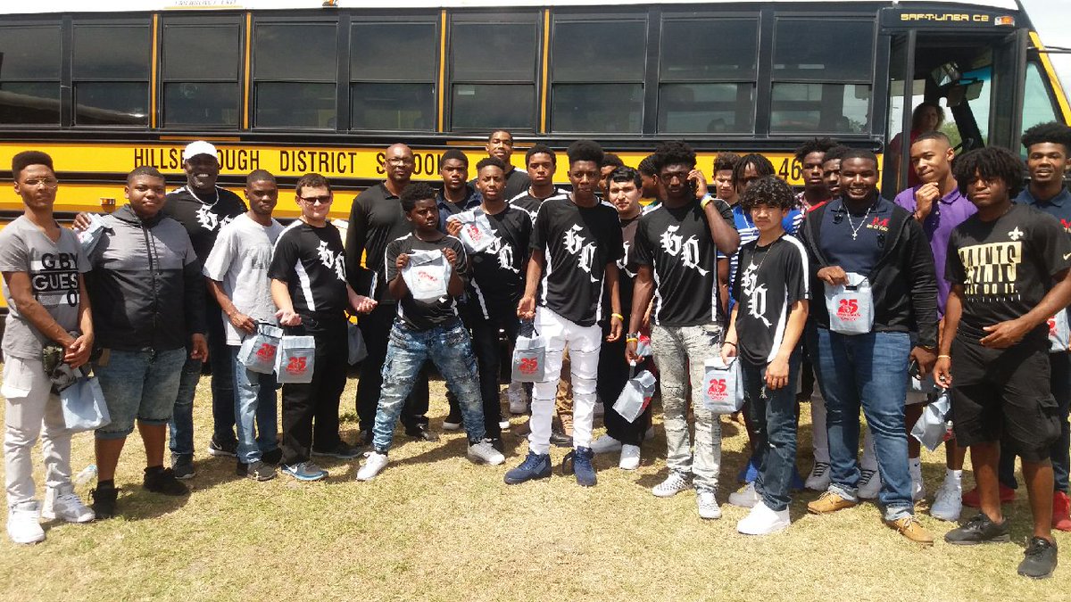 We had a great time at the <a href="/UniverSoulCirc/">UniverSoul Circus</a> with fellow mentoring groups Elite Men of Tomorrow and Gentlemen's Quest! #WeAreMOV
