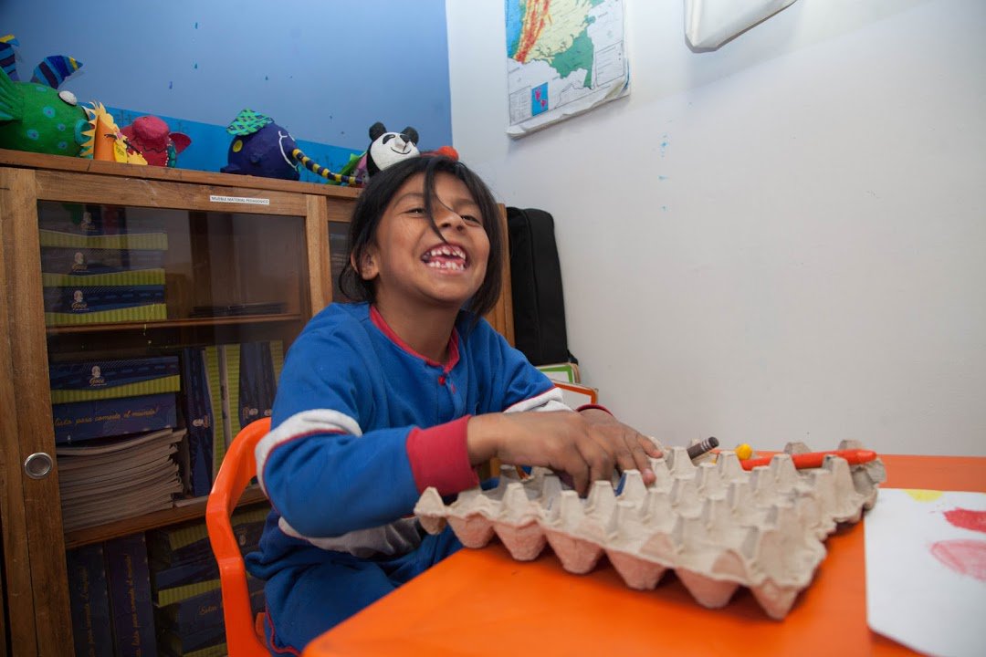 integracionbta's tweet image. En #LaNuevaBogotá los Derechos de la niñez son primero. En Semana Santa, la Secretaría Social, tendrá 125 profesionales de la Estrategia Móvil quienes intensificarán la búsqueda de niños y niñas en riesgo o situación de trabajo infantil. #JugandoyNoTrabajando.