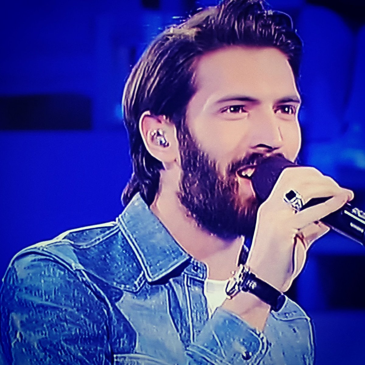 PisaFederico's tweet photo. Le emozioni di #ETERNO risuonano anche ad @amiciufficiale con @giov_caccamo! 😊🎤🎵🎶
#buonapasqua #amici17 #GiovanniCaccamo https://t.co/4SApyyGYes
