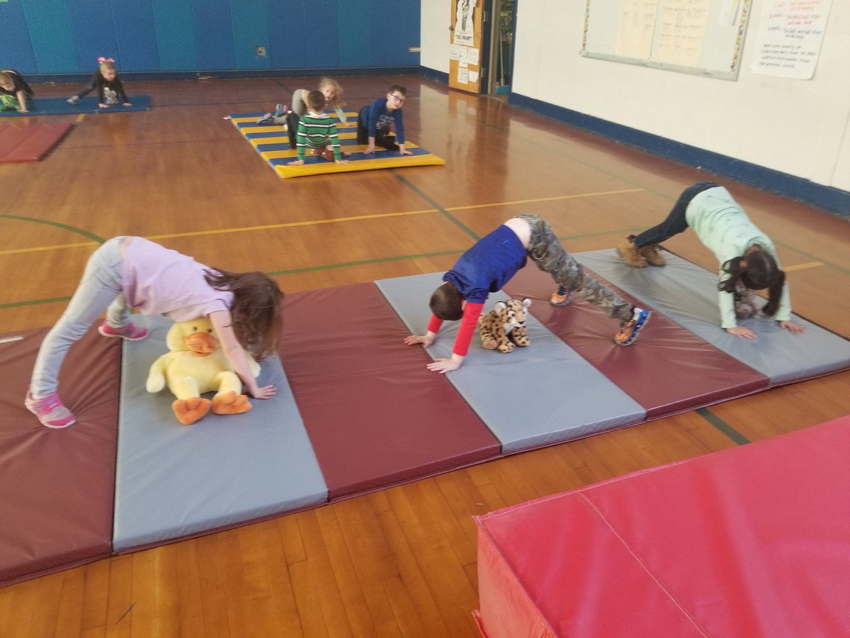 floroPHYSED's tweet image. @laurataylor64's K students came to #PhysEd with their zoo animals this week! We had a blast reinforcing #spatialconcepts in #PE with help from their furry friends! #Kindergarten
@FloRoElem #gdrsdchat