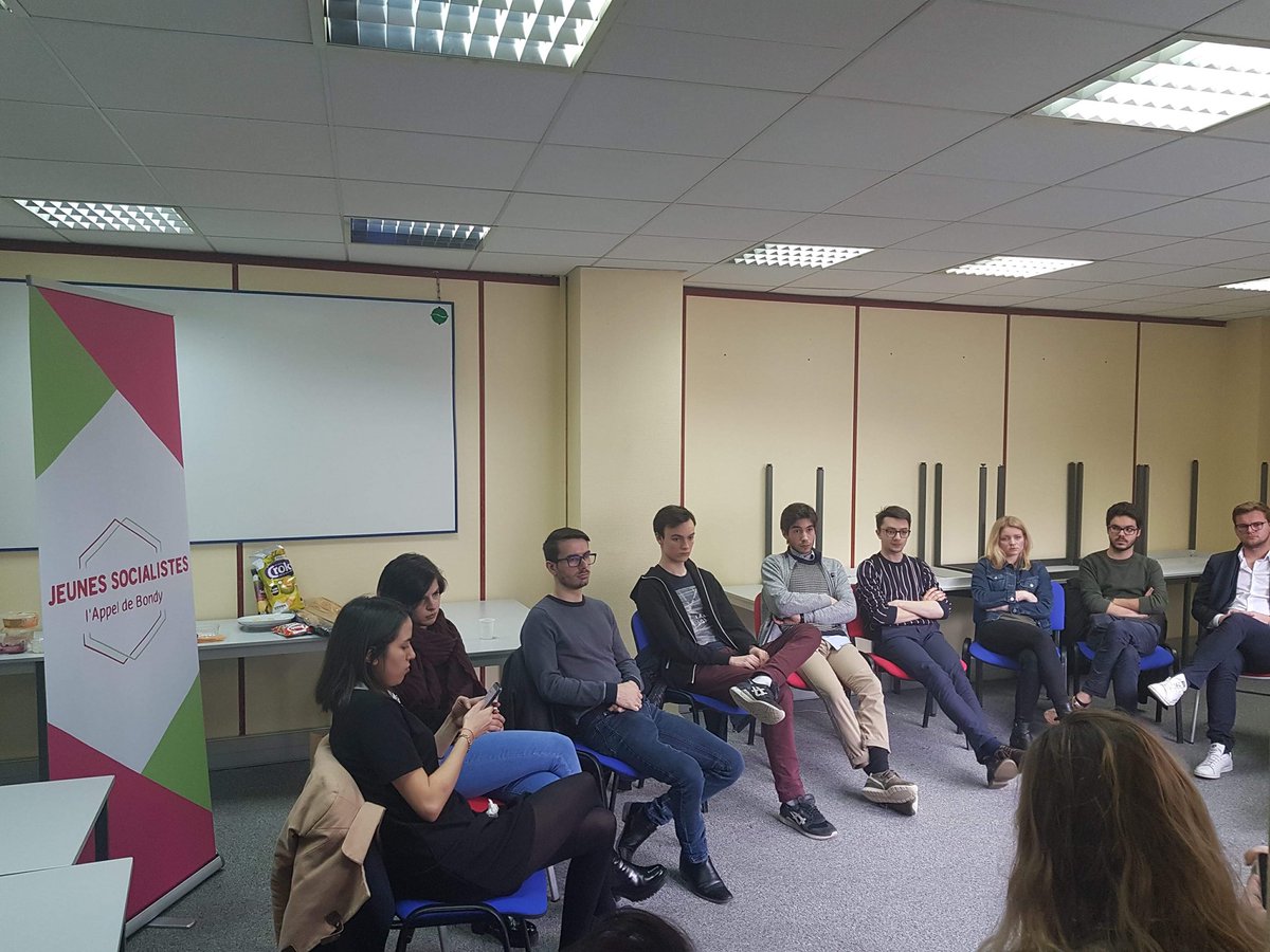 JeunesSocNord's tweet photo. Cet après-midi, place au débat militant ! L’assise des territoires des Hauts-de-France continue avec les Jeunes Socalistes réunis pour discuter et débattre de l’avenir de leur mouvement ! #AssisesJS https://t.co/KKxQoD9gQd