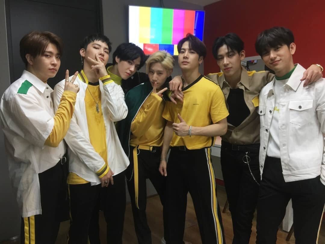 tuanpics's tweet photo. the only good men are these men https://t.co/Gp5X8wG8mY