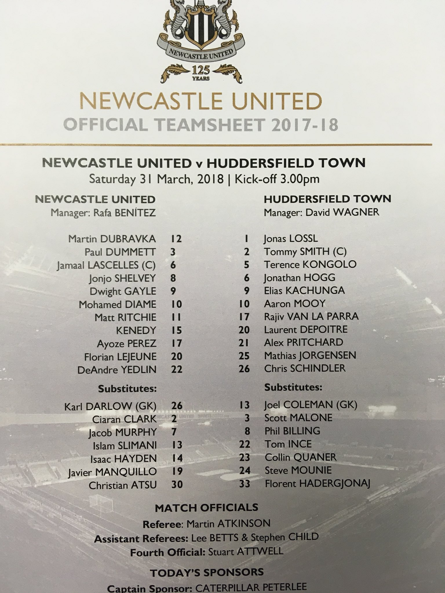 Newcastle - Huddersfield 1:0 DZnnI-wW0AARYt6