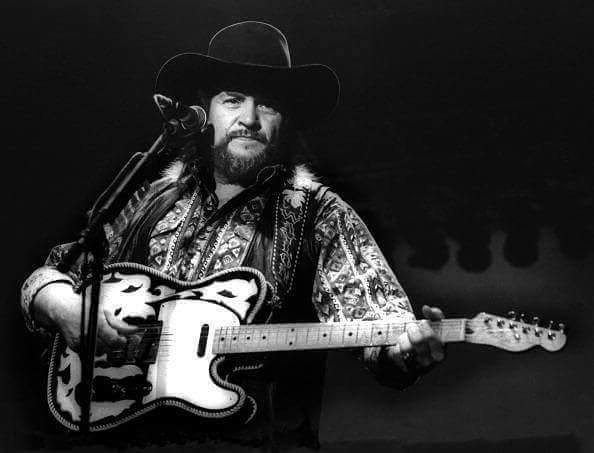 ♫ WAYLON NEWS ♫
Today in 1984 Having retreated to Phoenix, Waylon Jennings takes as much cocaine as he can stand. He says it's his last bout with the drug!!! #outlaw #country #music #legend #history #therightthingtodo
waylonson.com