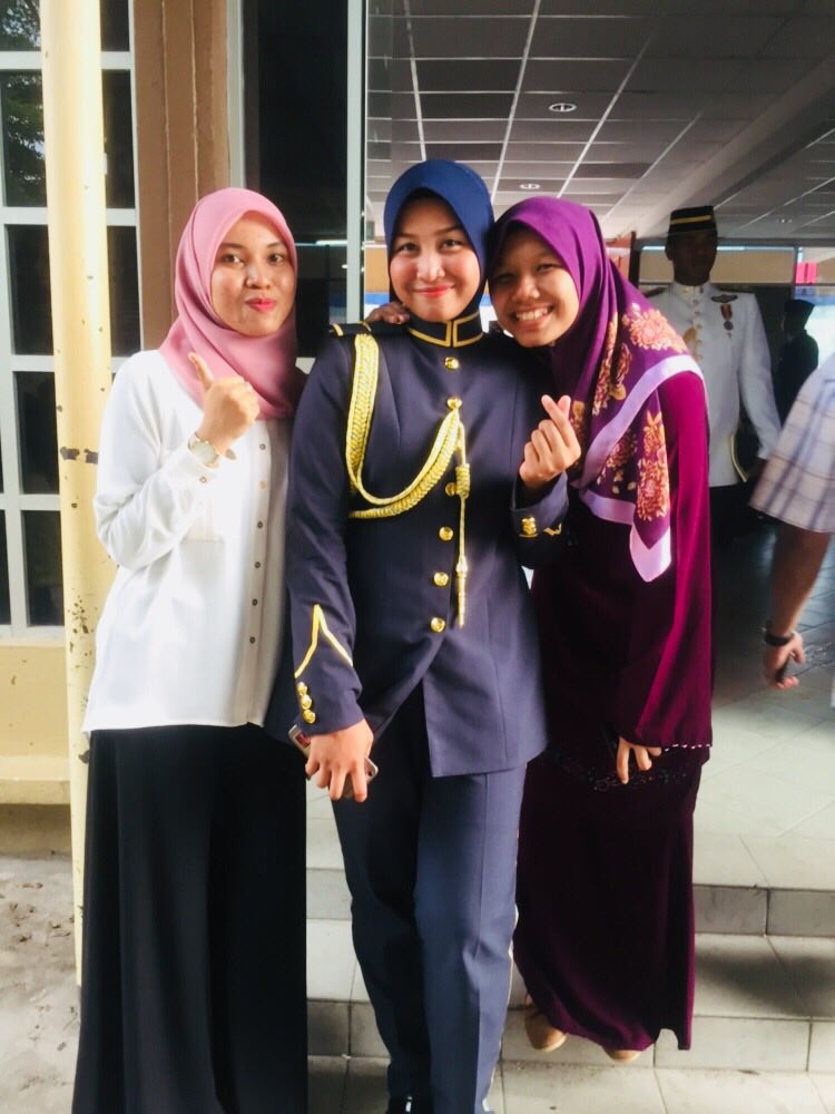 f4tin_farahanis's tweet photo. A big congrats to all my seniors on your commissioning day Good Luck in your next adventures sir & maam 😊
#favdoc #prkjebat #firstcadetofsocialsciences
#proudtobezb03 #zb03upnm https://t.co/mBeDMjOIb9