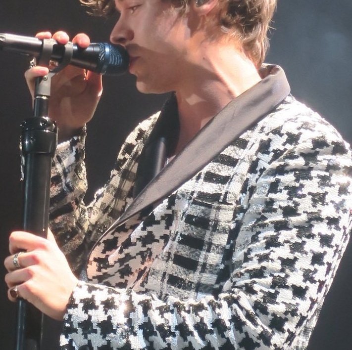 maloveslarry's tweet photo. just ignore me, pls. https://t.co/8ocWY1170K