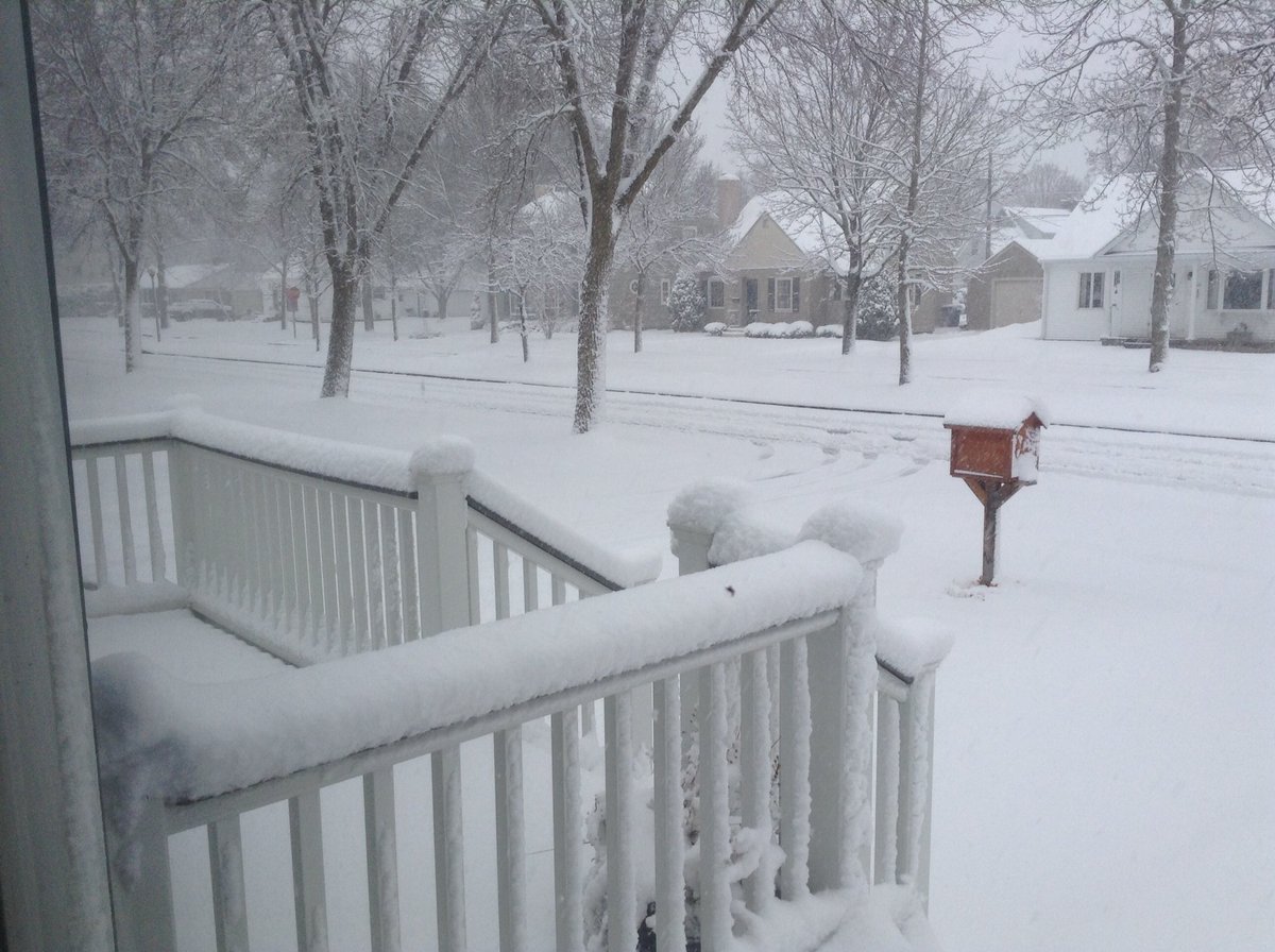MarkIsOld's tweet photo. Hey Old Man Mother Nature, April Fools is tomorrow. #CentralWI #NotFunny https://t.co/j69Z4w9KUz