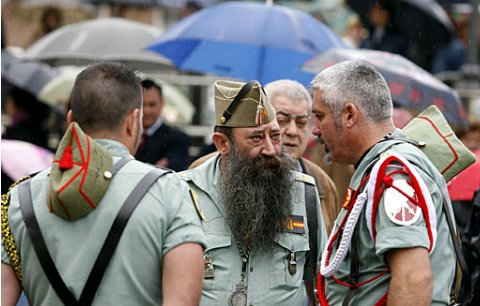 "Yo opino que tendríamos que atravesar las minas de Moria".