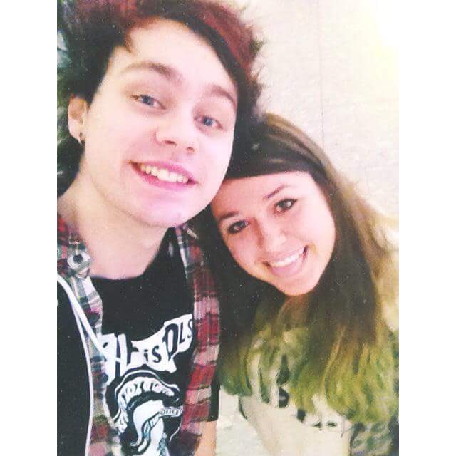denii_fo's tweet photo. Facebook has kindly reminded me that this was taken 4 years ago today as they were just about to start #5countries5days and now I’m sad 💔 miss him bad @Michael5SOS https://t.co/ytM7BKB7BO