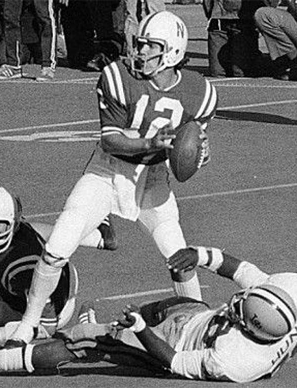 AdamCarriker94's tweet photo. Husker QB #DavidHumm led #Nebraska in 1972 on a seven game winning streak where they won each game by an average score of 50-3. #Legend https://t.co/8BOsXFu73S