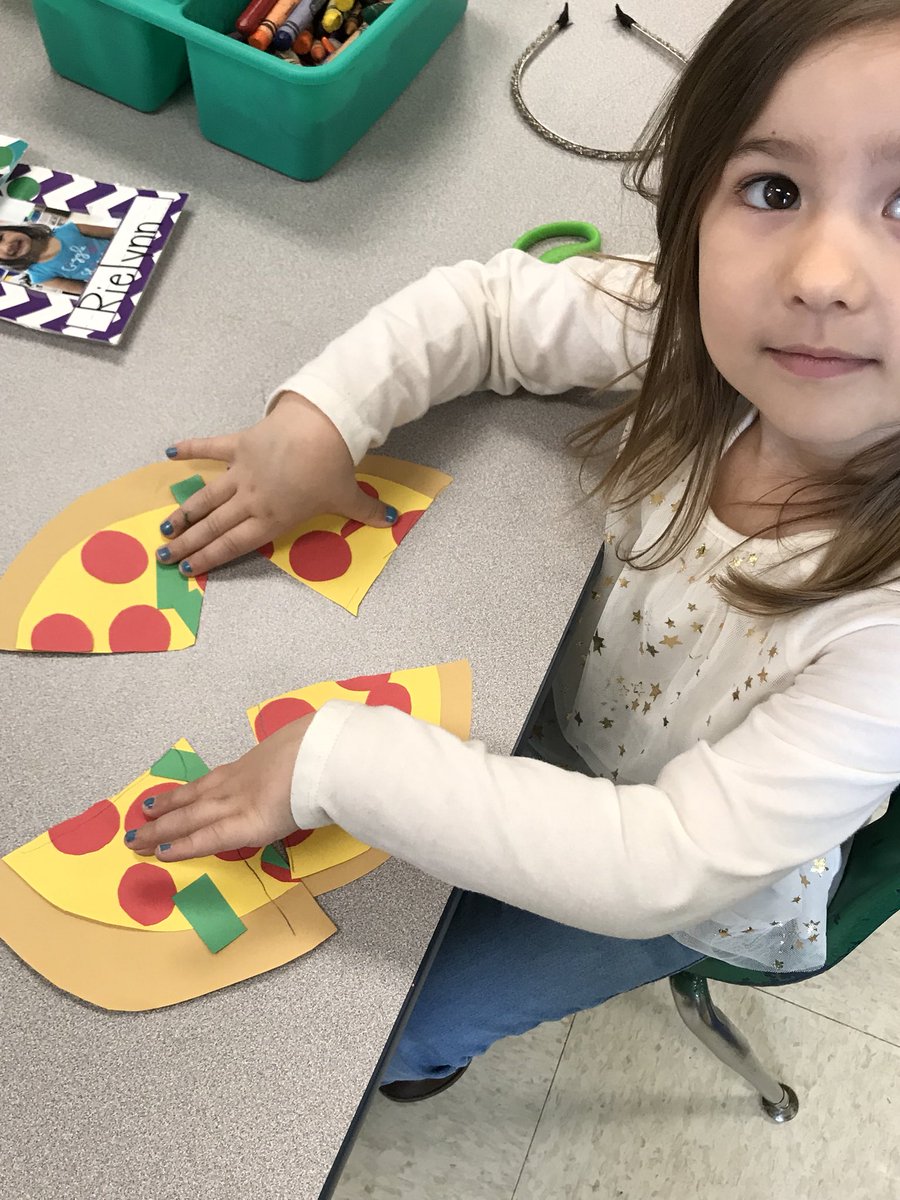 D_Sollenberger's tweet photo. Pre-K helped the Little Red Hen make pizzas and share the parts! 🍕🍕#halfdaymathday @LoganElementary @MsPalmisano https://t.co/3O1WENnVwD
