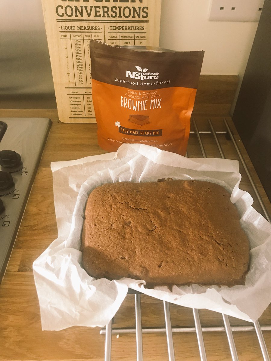 Naynay19841's tweet photo. Just baked a fresh batch of brownies using @creativenature’s chia and cacao mix! Yum! #cleanesting #treats #glutenfree #sugarfree #cakes #EasterSaturday #baking https://t.co/u6QuZ1SG7j