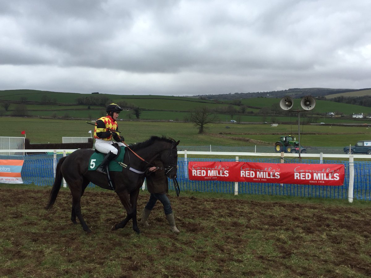 Double Captain wins the <a href="/REDMILLSHorse/">Connolly's RED MILLS</a> Intermediate @Buckfastleighp2