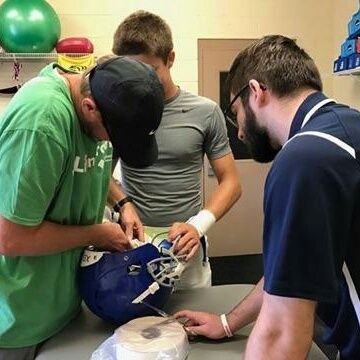 AHNSportsMed's tweet photo. Chris Leonard is a Sr athletic trainer who has worked at a # of places over his 19 yrs with @AHNtoday, currently w/ @talbotathletics for the past 8. Chris has degrees from Pitt & VCU and enjoys being outdoors & his 2 kids when not working with the Hampton athletes #NATAM2018 https://t.co/GwKcLcmwRU