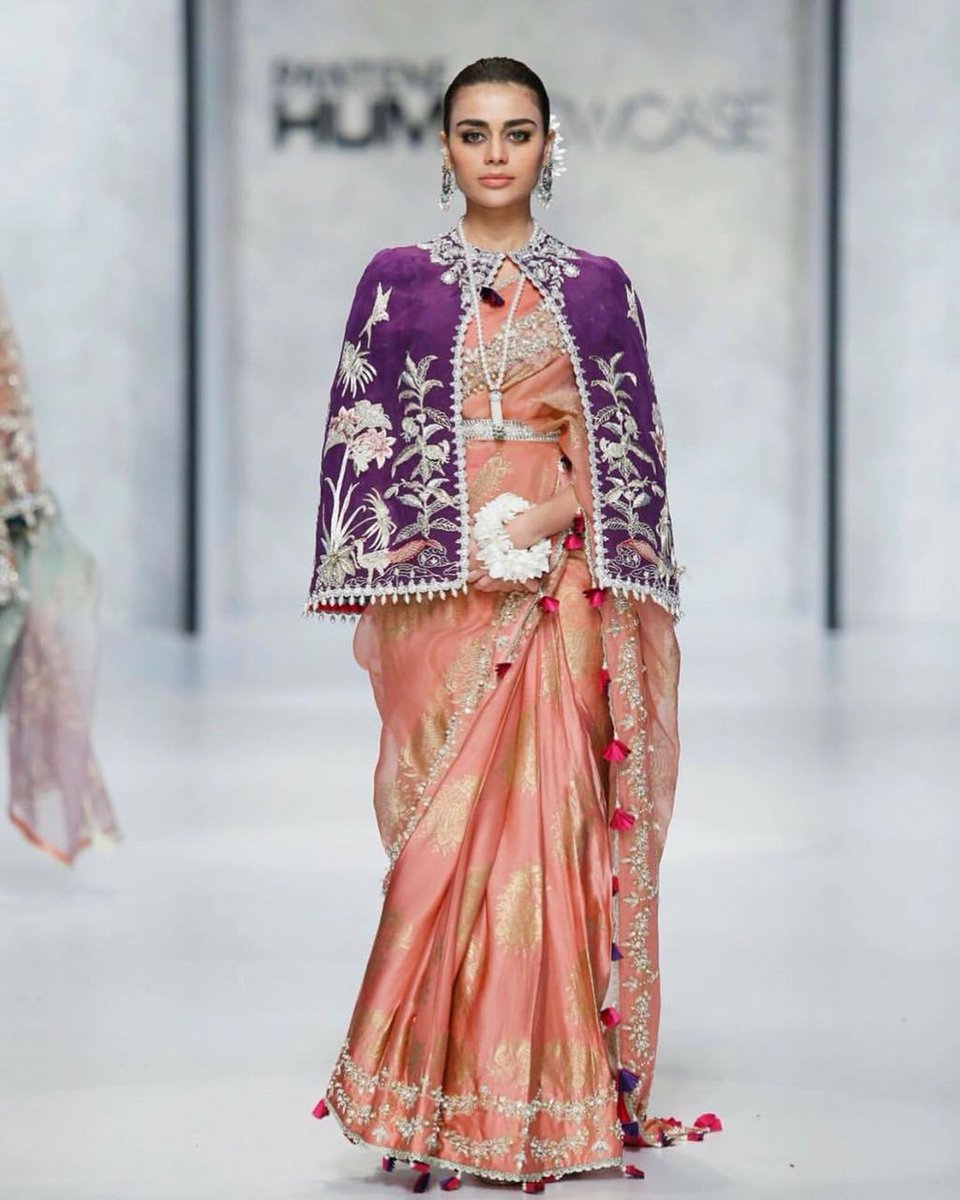 atPinata's tweet photo. A completely luminous and ethereal collection, #Nafeesa by @ElanOfficial, for the grand finale of #HumShowcase2018, with the ever-glowing @haniaamirpk as the showstopper.💫✨
#HUMSHOWCASE #HumTv #beauty #style #fashion #FashionWeek #luxury #fashionblogger https://t.co/LzvA8aSoz0