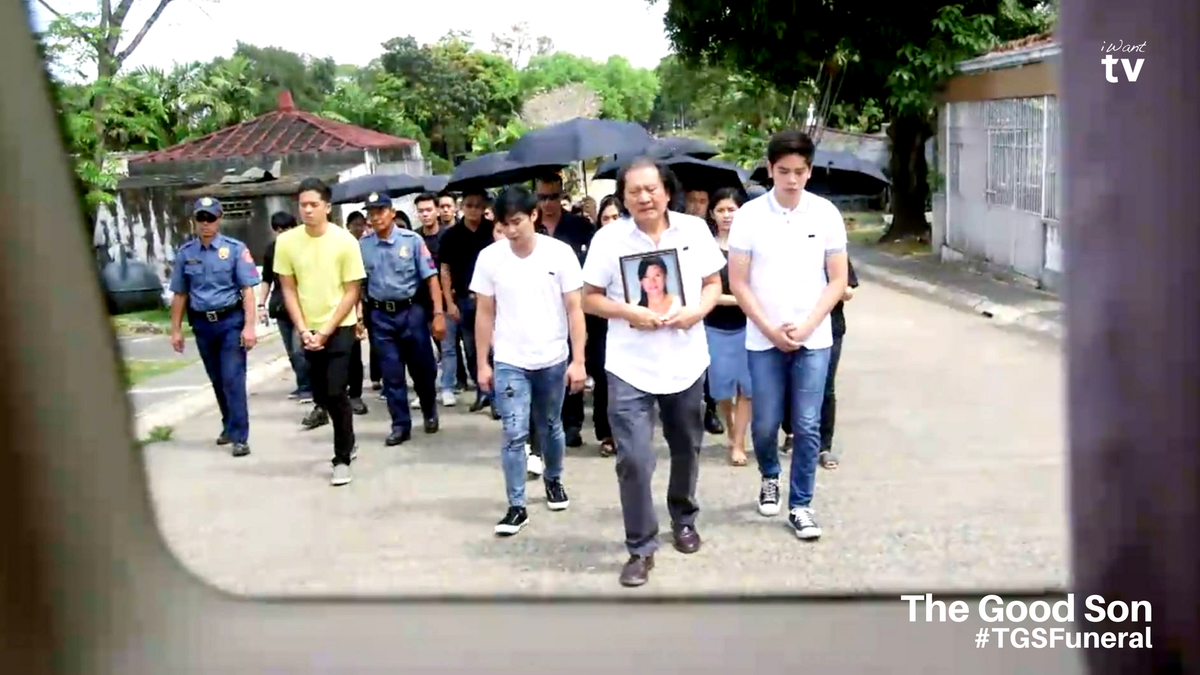 ofc_iwant's tweet photo. Nagpaalam na kay Raquel ang kanyang mga mahal sa buhay. ๐ญ#TGSFuneral EPISODE ๐ https://t.co/JF9oWCtTpO @ABSCBN @DreamscapePH @iamjoshuagarcia @hashtag_mccoydl @ponce_jerome @AguasNash01 https://t.co/rNWPCHYvjx
