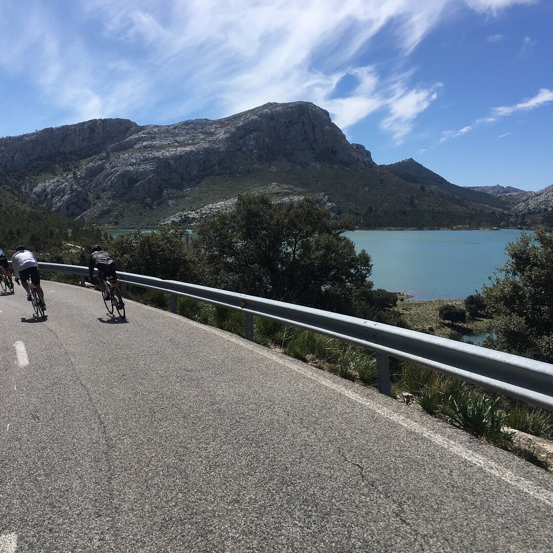iron_tri_sk's tweet photo. #Day6 #Bricksession 140km taking on #TheOrient #ColDeSoller & #PuigMajor with a 15km build run off! π΄π½ββοΈππΌββοΈTough day, but loved every second & grateful to the guys for looking after me! #TeamGB kit kindly sponsored by #RawsonDigital π¬π§π¬π§ #mallorcatrainingcamp2018 https://t.co/MdC10yuUuf
