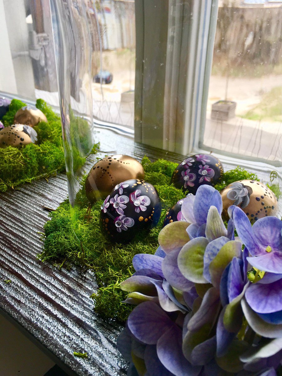 HotelCubo's tweet image. Easter in Hotel Cubo! We wish you beautiful and peaceful holidays. Special decoration in our hotel made with Nina's hands. Do you like it? #EasterWeekend #coloured #colouredeggs #Ljubljana #velikanoč