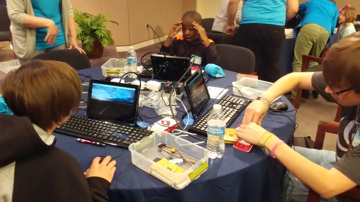 theTSIN's tweet image. We&apos;re learning how to breadboard electronic components &amp;amp; write commands in #Python to control LEDs &amp;amp; draw pixels on a LED matrix - #STEM skills in action! #devcatalyst