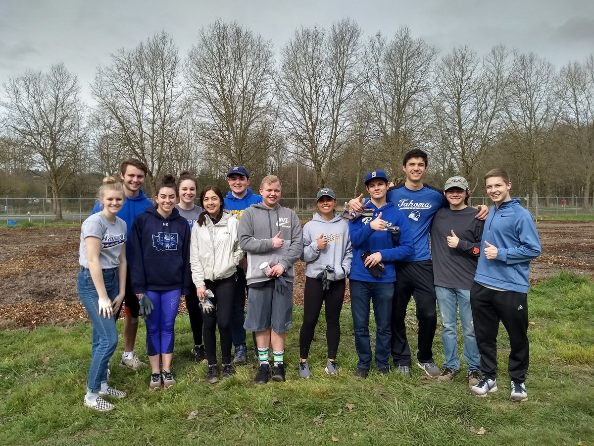 MrJequinto's tweet photo. An overcast Saturday is a great day to put in work - proud of our Tahoma NHS members that gave up a morning to help make a difference! https://t.co/2sCO0P6wBm