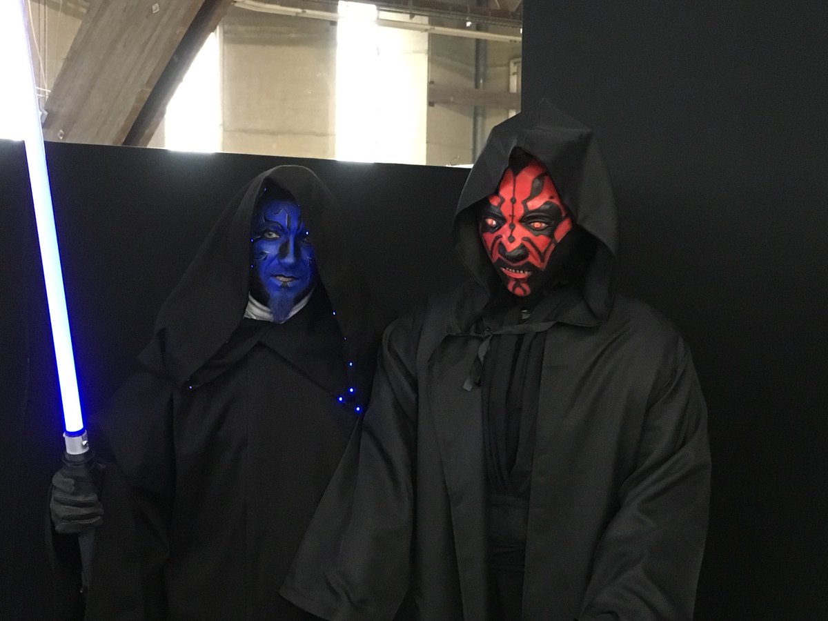 QuaiLab's tweet photo. Fin de la 1ere  journée #ga2018. Merci à tous les #cosplayer qui ont posés avec l’animatronique de darkmaul special thanks à David 😉 https://t.co/RjxBbeklKb