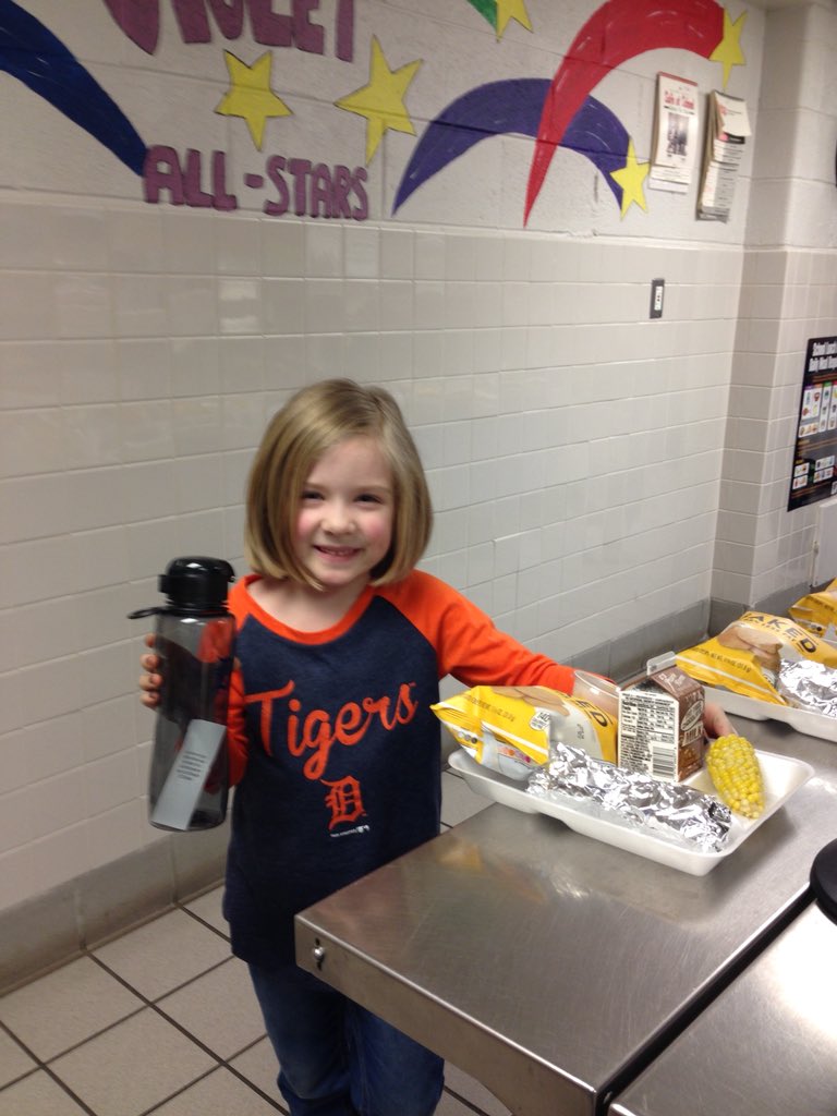 TiJeMorris's tweet photo. Fun for Tigers Opening Day in Food Service!! Lucky Tray Day with Detroit Tiger prizes!!! Congratulations to all our winners!! #MyLSPS #foodservicerocks https://t.co/ns2rWlZfKV