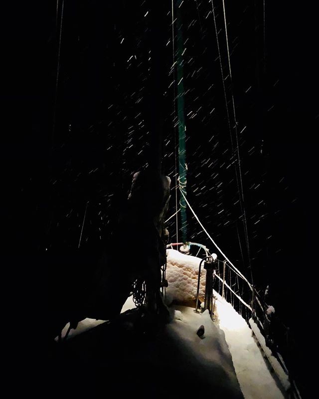 WesternLens's tweet image. ...next morning. Makes sense why we had a private anchorage. 35kts and snow the next day. 
#winterwonderland #adventure #marine #alaska ift.tt/2pVUNw5