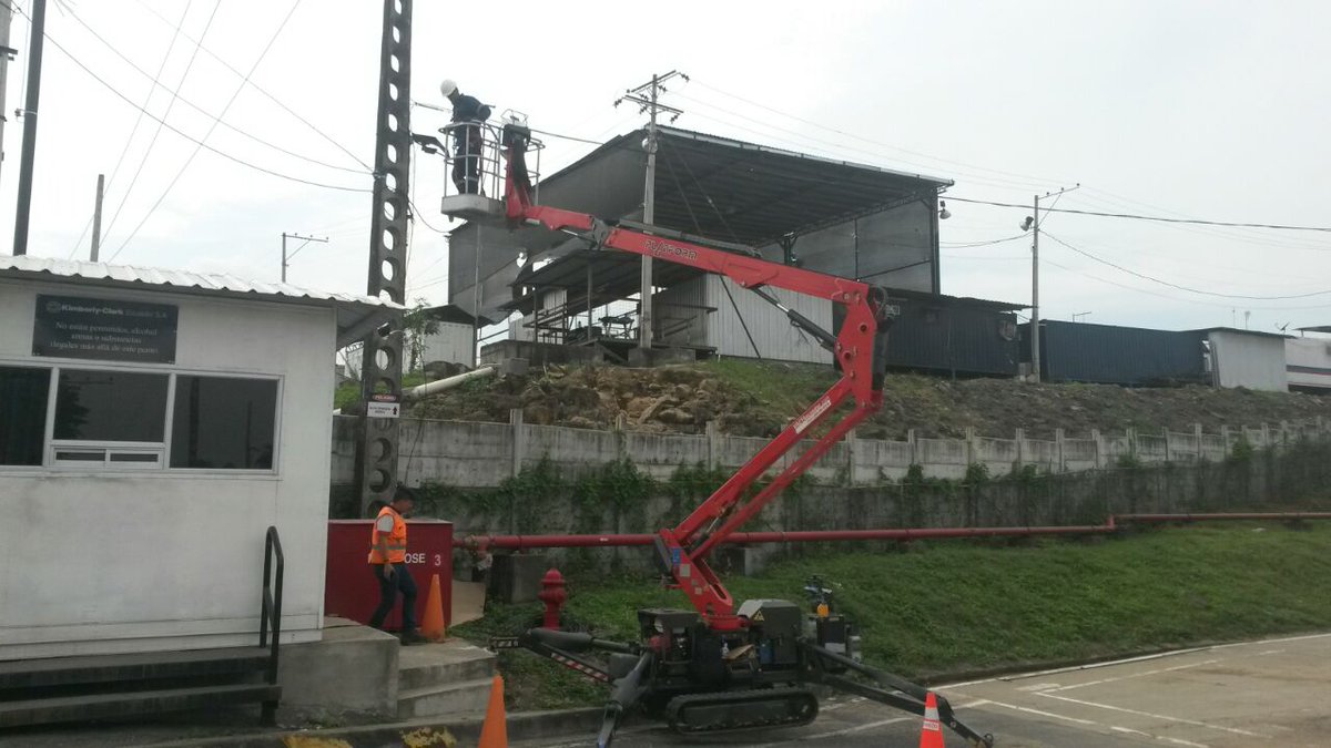 VAETAecuador's tweet photo. #PlatformBasket #SpiderLift en Kimberly Clark https://t.co/mKjwOZ2D1u