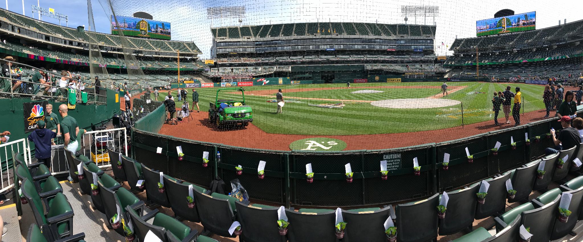 Oakland A's on X: Diamond Level dreamin'. Want these seats to tomorrow's  1:05pm game? Comment with your favorite part of yesterday's ceremony by  2:15pm today (3/31) for two Diamond Level seats and