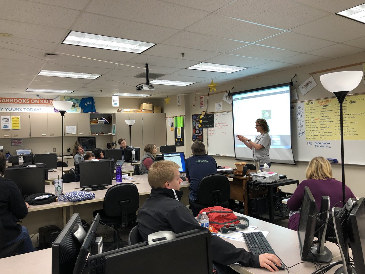 tjbucci's tweet photo. Auburn teacher learning! For teachers... by teachers. #techconnect3 https://t.co/z6GcLjfafX