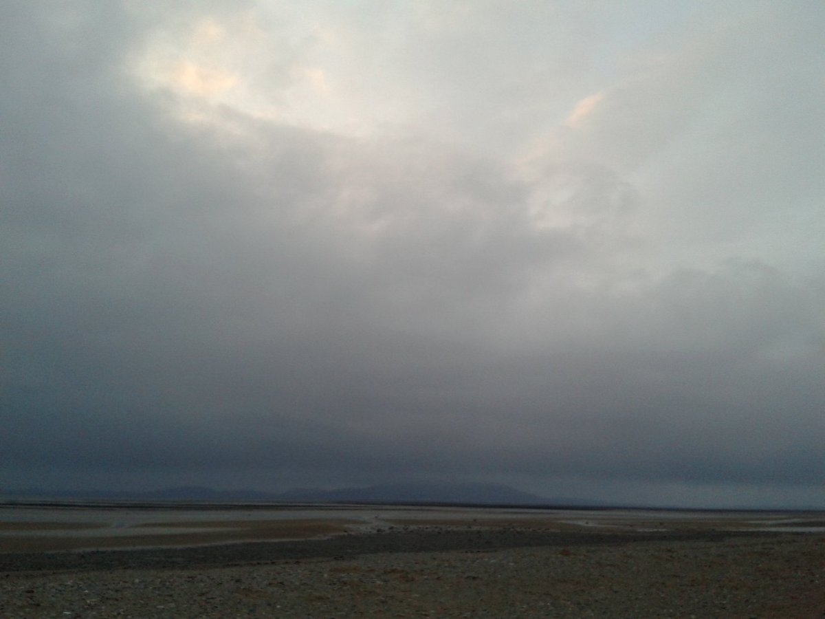 wellycath's tweet photo. #Allonby beach looking moody this evening. No #solwaysunset tonight! https://t.co/3kpg5nSJqW