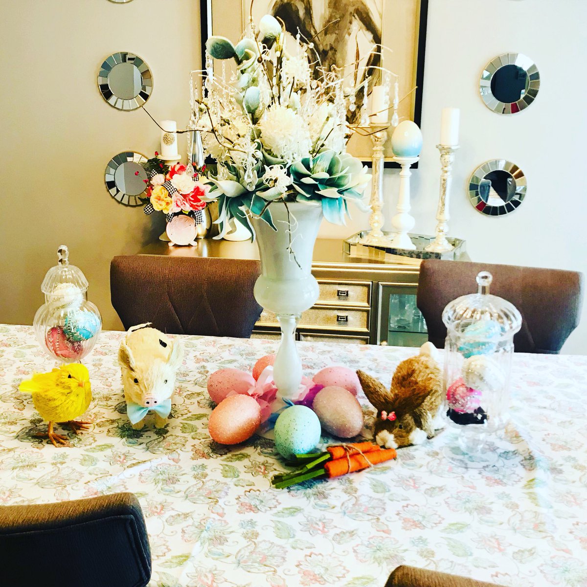 BusseyWreaths's tweet photo. Happy Easter! 10% off Whole Etsy store through Monday. #busseywreaths #sale #easter #table #decor #timeoutchair #wreath #gift #easter #jesus #family #pig #chicken #bunny #carrots #eggs #etsy #etsyshop #etsyseller #crystals #sparkle https://t.co/ZG1A97T0WW https://t.co/ufeJdDVRfU