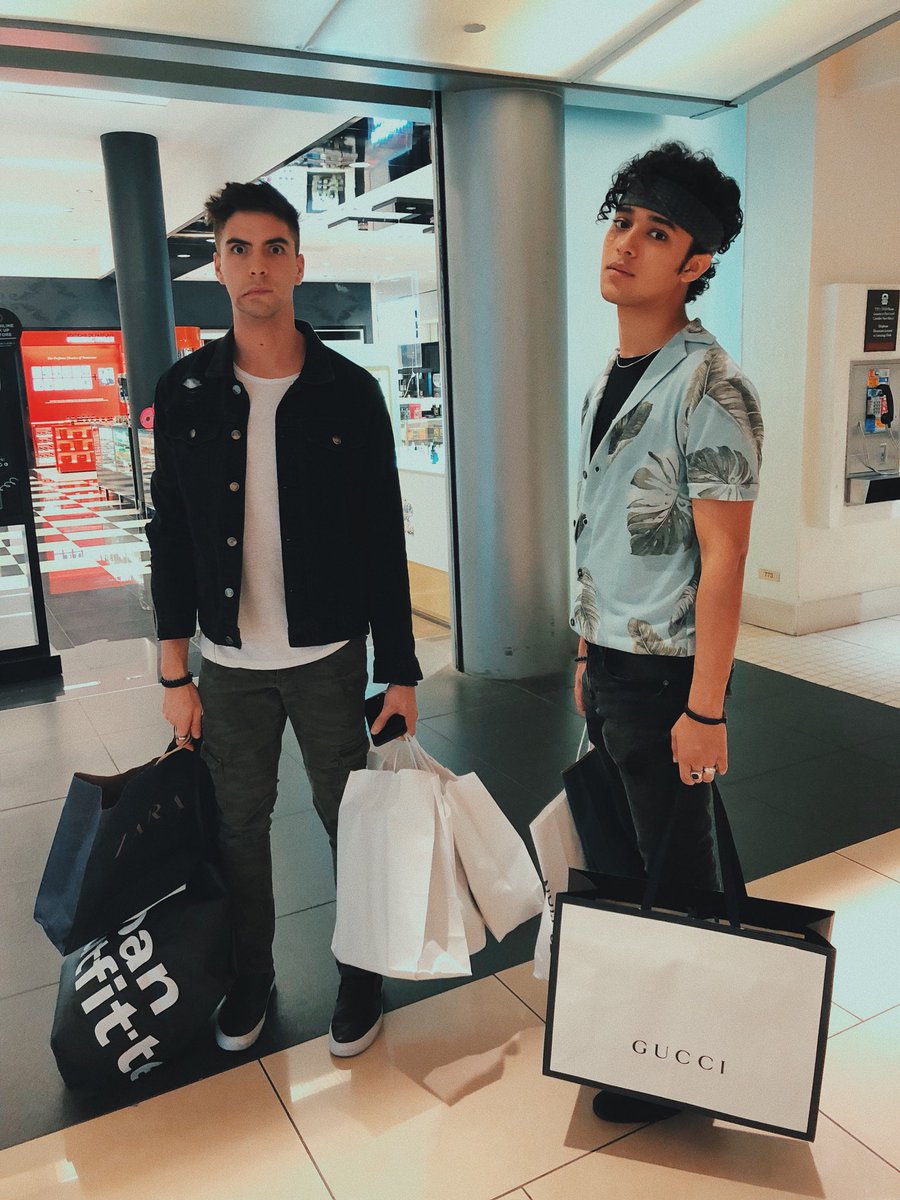 JohannVera1's tweet photo. Supuestamente no íbamos a comprar nada .... 🙃 https://t.co/bXq7GbqYxc