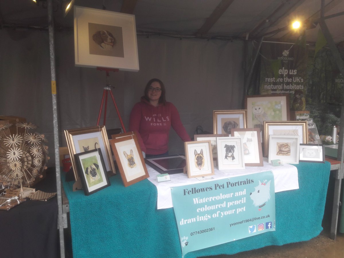FellowesPetPics's tweet photo. It was a family affair today! Despite the rain and cold, we still had a great time at our first market at @HattonWorld @HattonShopping We are looking forward to our next one! (sunshine would be nice though!) #petportraits #fellowespetportraits #family #dog #cat #bunny #horse https://t.co/F3CKMiL21i
