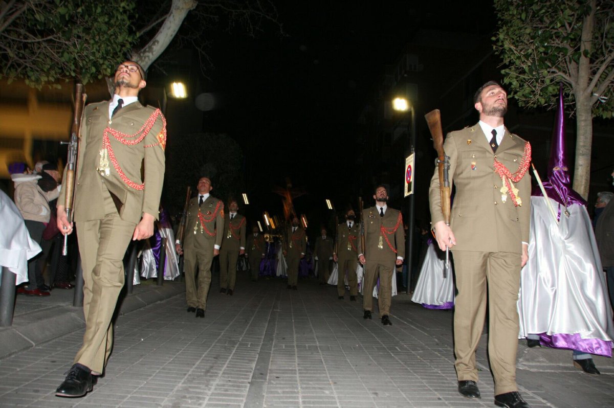 Agradecer anoche el esfuerzo a los costaleros y costaleras y todos los Hermanos que nos acompañaron en la tarde fría y lluviosa de Viernes Santo. #SemanaSanta2018 #SemanaSantaMostoles2018 #SemanaSantaTelemadrid