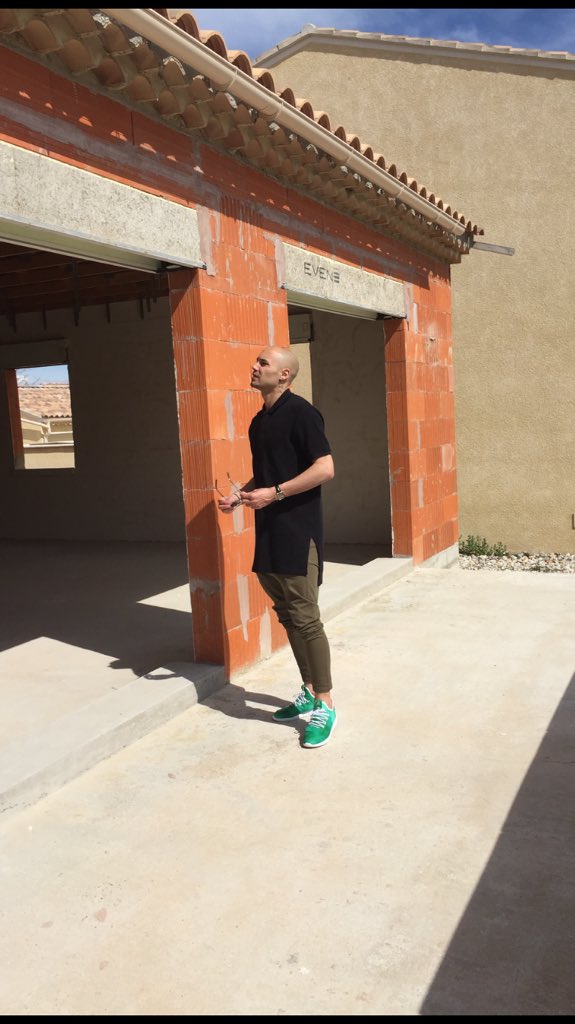YohanBenalouane's tweet photo. #south #workinprogress #entrepreneur #builtyourfuture #hitman๐น๐ณ @benalouaneyohan #yb29pablopicasso https://t.co/qzFaJkCKSv