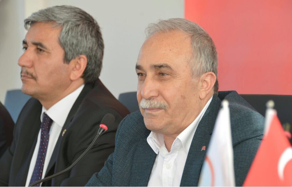 AİLE BAĞLARI SABUN LİFİ İLE BANYOLAR RENGARENK AİLE BAĞLARI SABUN LİFİ İLE BANYOLAR RENGARENK