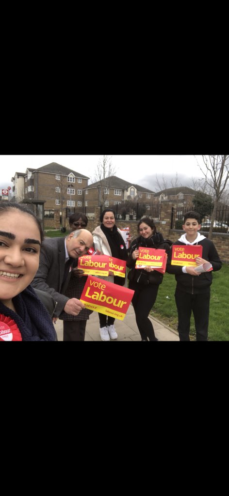 KarakusSaray's tweet photo. Great team 🌹Ponders End Ward🌹
#positivelylabour #enfieldlabour #edmontonlabour #labourparty #thelabourparty #aneffectivevoiceforenfield #labourdoorstep #southgatelabour https://t.co/Y0NoVHArFJ