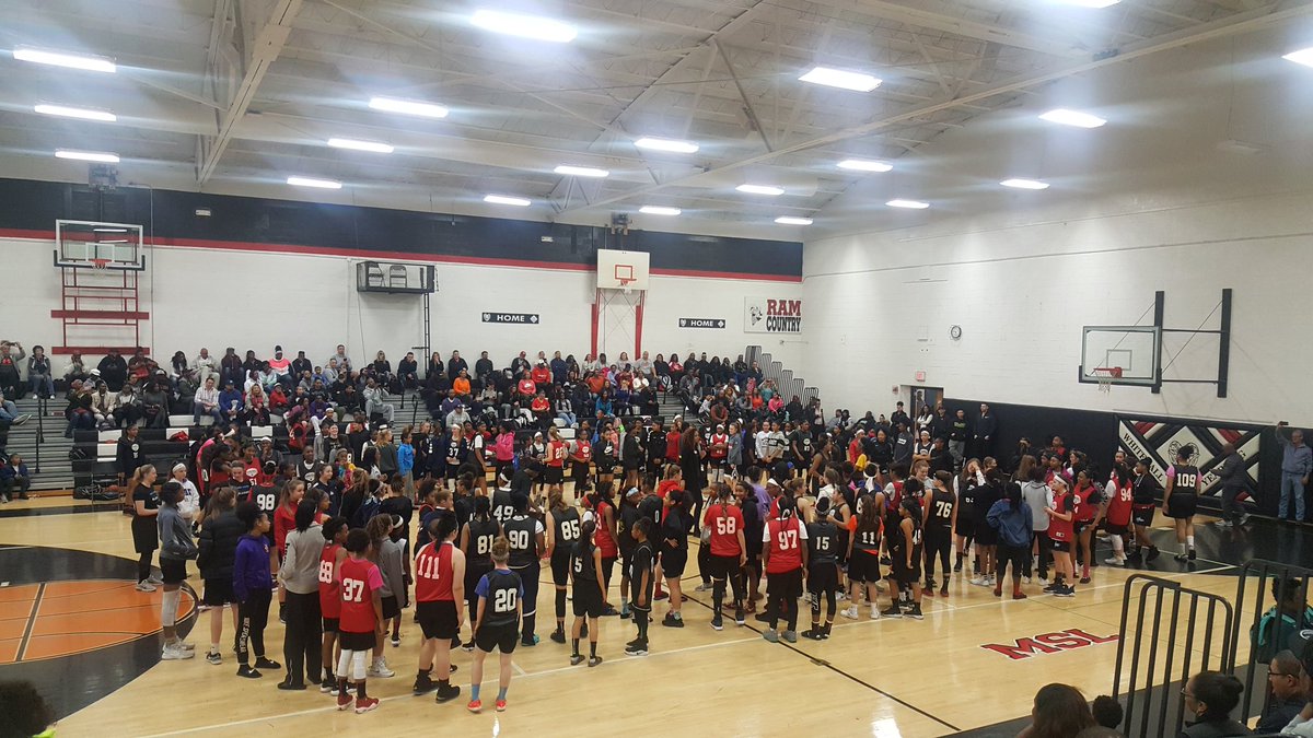 MDBelles2021's tweet photo. Wishing our @MarylandBelles sister's good luck this weekend in their @EGBAAG this weekend!! So good seeing all of them together!! π's β¬οΈ π₯πͺπ @MDBelles2024 @MDBelles2023 @MDBelles2021 #BellesUp #BeDifferent #EGBAllAmericans https://t.co/bu2XbDHPVW