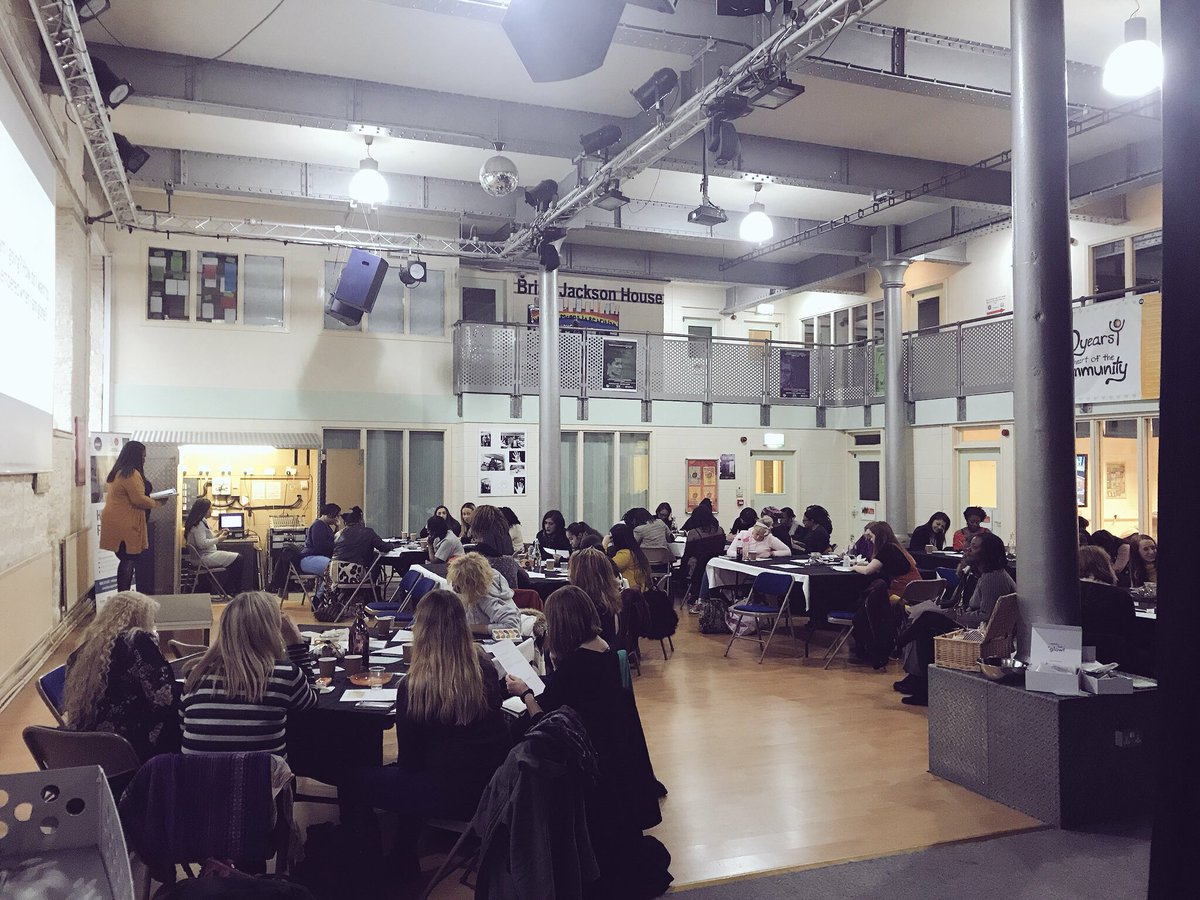 HuddersLive's tweet photo. Following Sophie’s vision statement to ‘find your passion & live your purpose’. This final workshop is all about empowering yourself and believing in who you are! (As well as eating scrummy cake!) 👌🏻🎂 #EYCONF18 #huddersfield @Cyouthcic https://t.co/htzfPuf8O1