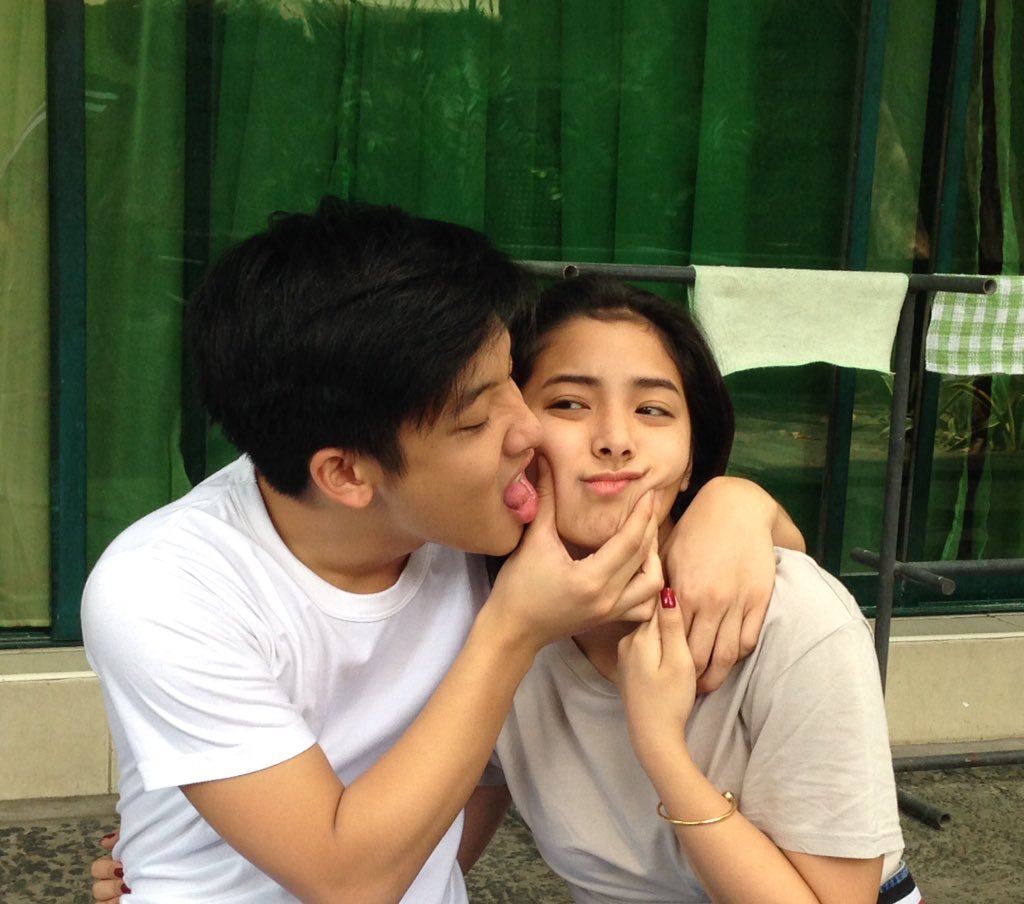 KEIbyee's tweet photo. - Gbu always nd I love you best friend! 🤗❤️ Hope you liked d suprise!! #wifiprobs #happyaprilfoolsday https://t.co/RornxixOFt