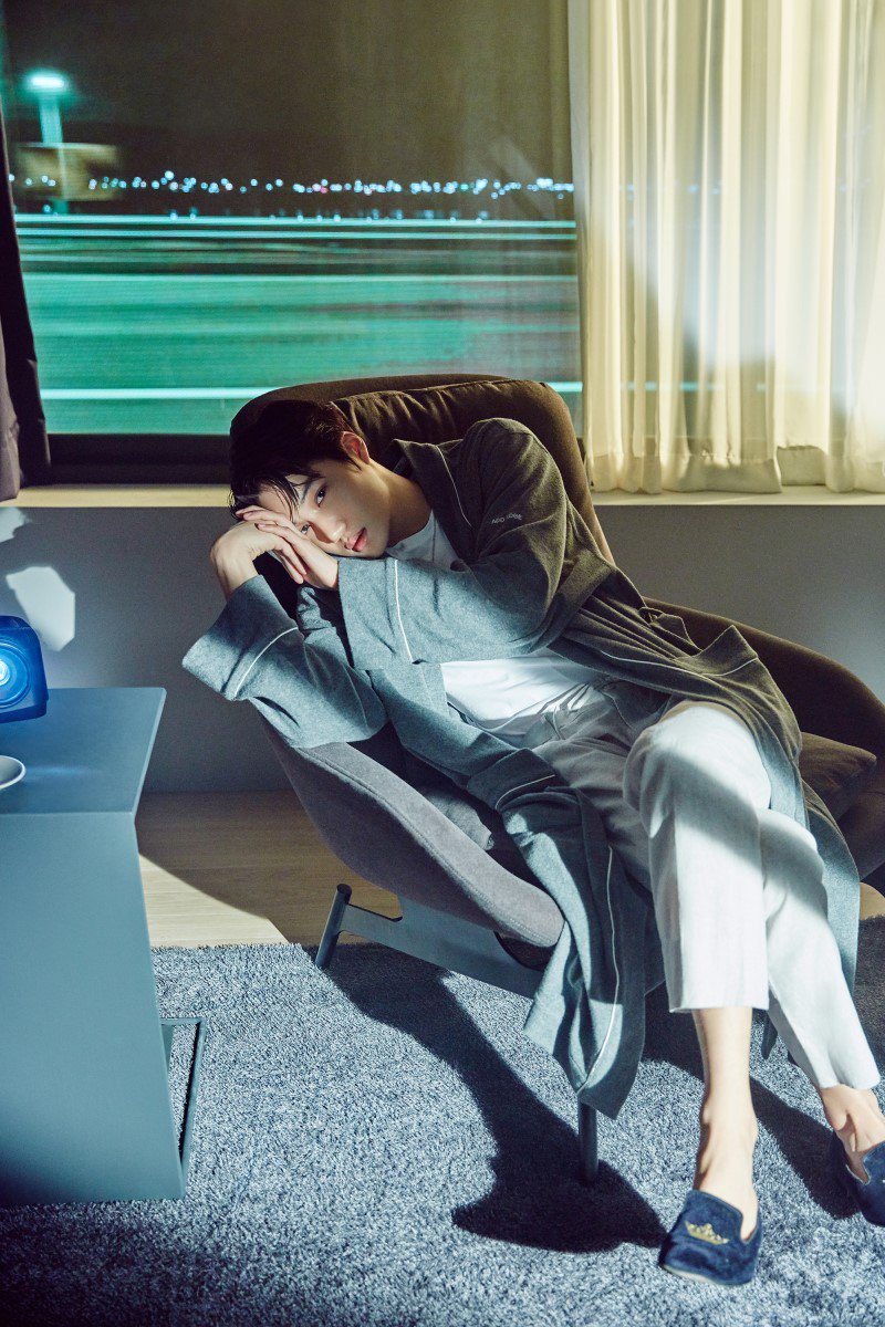kaipics's tweet photo. These looks 😍
#EXO #엑소 @weareoneEXO https://t.co/PPIeauLeed
