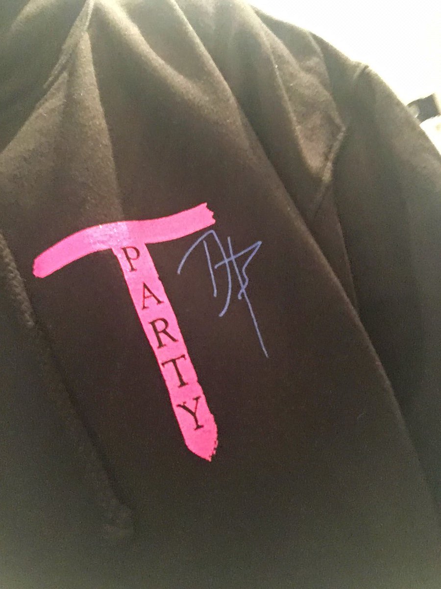 Ya boi zombieburners got the merch 😁 <a href="/daz_black/">Daz Black</a>