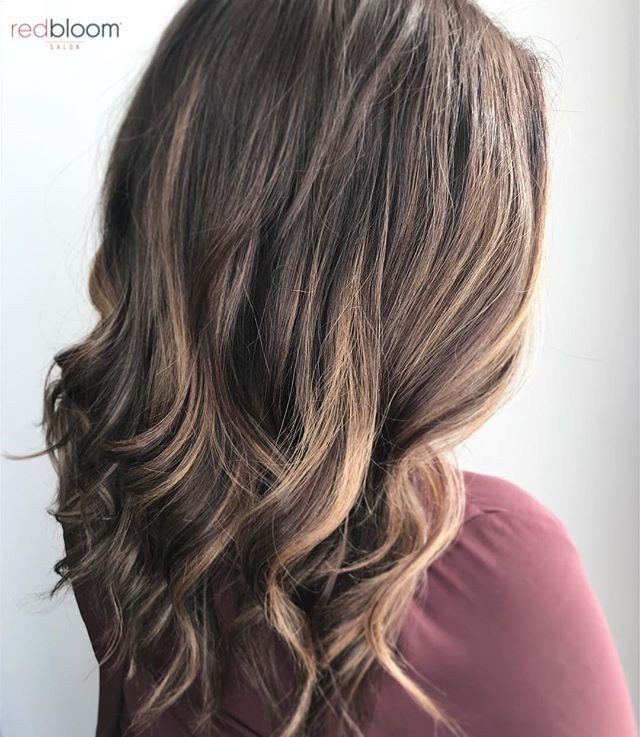 redbloomsalon's tweet photo. Super subtle balayage for that natural look πββοΈ π· Hair by student stylist Caylin @zyngerhair .
.
.
.
.
.
#zyngerhair #caylinredbloom #subtlebalayage #softbalayage #balayage #highlights #yyc #yychair #yychairstylist #yycsalon #imallaboutdahair #moder⦠https://t.co/AOPKAEbHX5 https://t.co/3ENSeRcCrz
