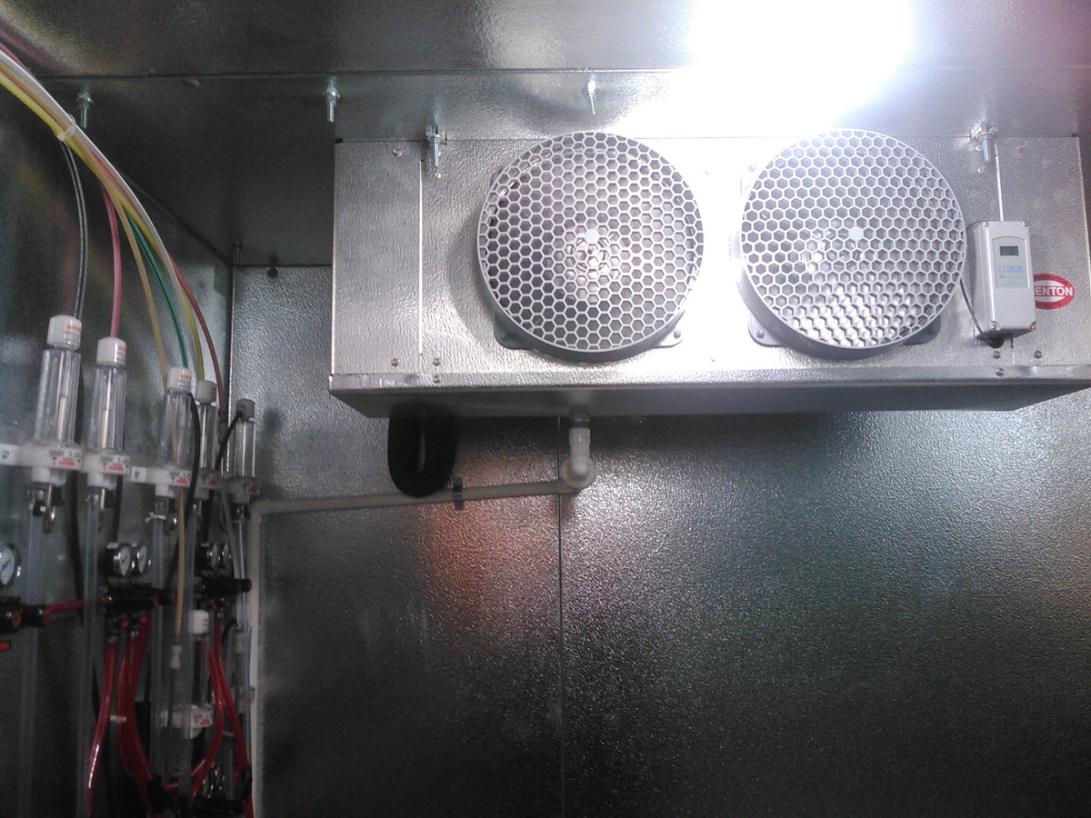 DMRefrigeration's tweet photo. New walk in beer cooler, refrigeration system, and beer system we sold and installed #Keepbeercold https://t.co/Dvif3uftTs