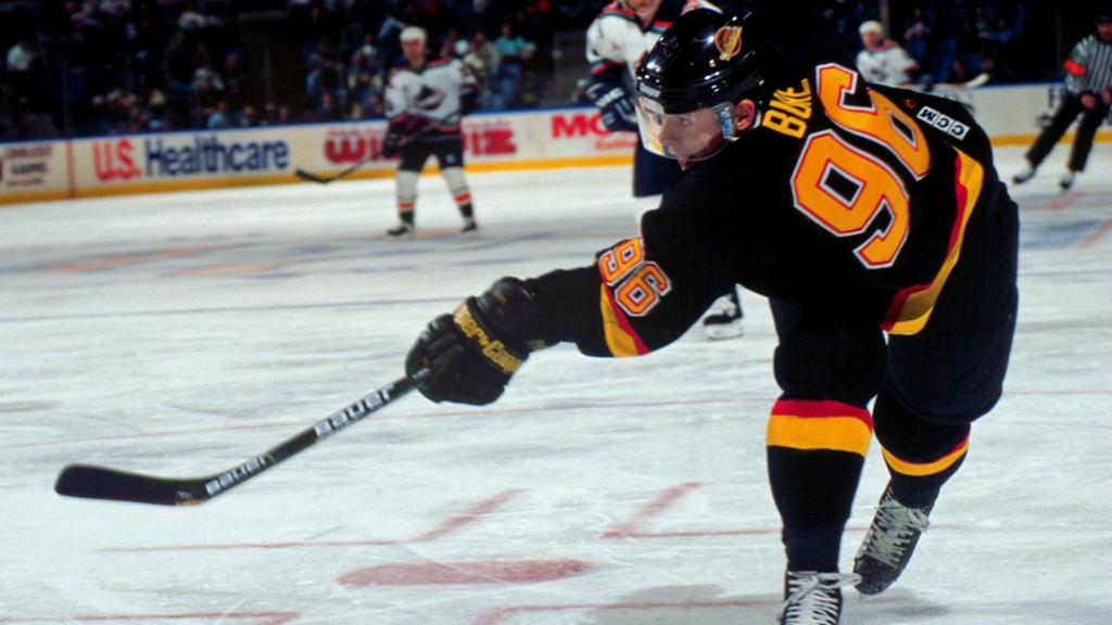 Happy 47th bday to the Russian Rocket, Pavel Bure! Led the league in goals 3x and won the Calder Trophy in 1992. 