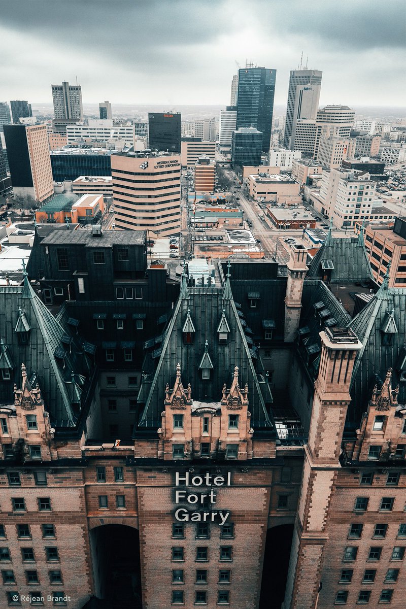 Always loved this view of @TheFortGarry when going up the elevator to @Prairie360WPG!  Click to see the full image. 
#winnipeg #onlyinthepeg 
@TourismWPG @globalwinnipeg @ctvwinnipeg @Mayor_Bowman