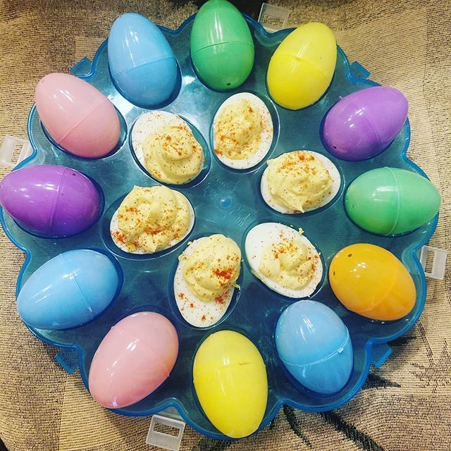 whatscookinit's tweet image. Happy Easter Deviled eggs #easter #deviledegg ##eastereggs #holiday #cooking #festive ift.tt/2Ij3urV
