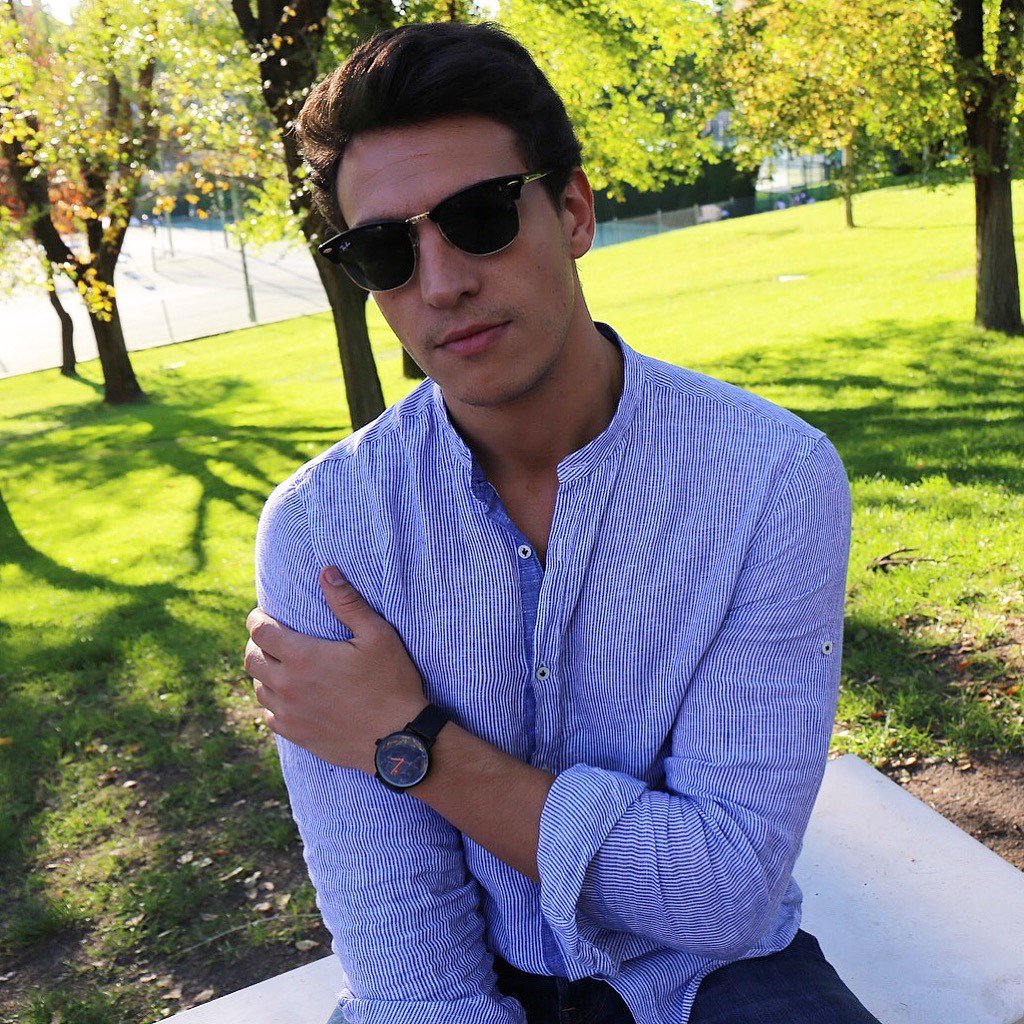 #Relojes de #mármol
¿Quieres llevar un #reloj cómodo y #diferente?
Pues nuestros modelos de #mármol son muy #especiales. Hay disponibles tres #colores: #azul, #rojo y #naranja 💙❤🧡
Descubre más en nuestra web
iwotto-tienda.com